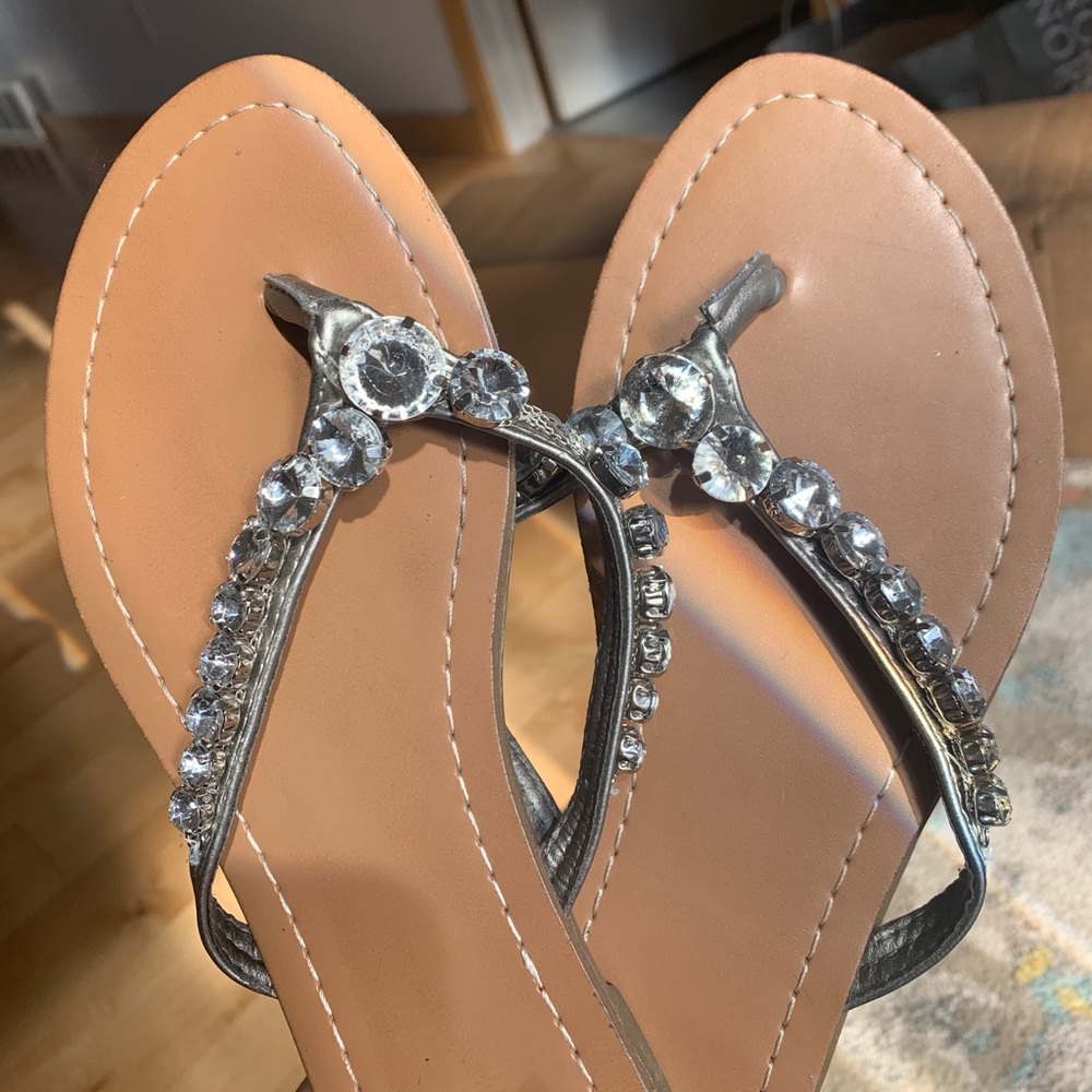 Guess Diamond Flip Flops